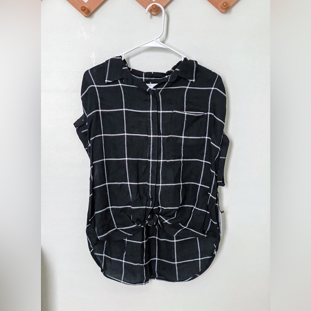 Women's Black Windowpane Tie-Front Button-Down Shirt